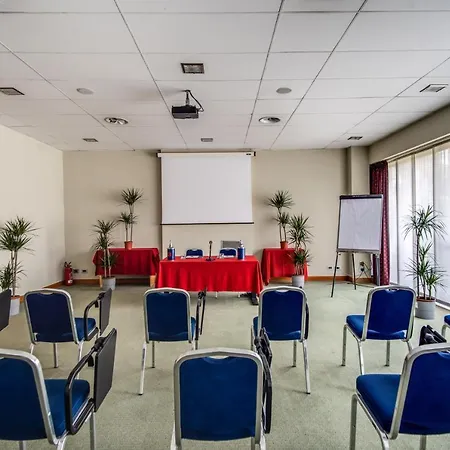 Della Rotonda 4* Саронно