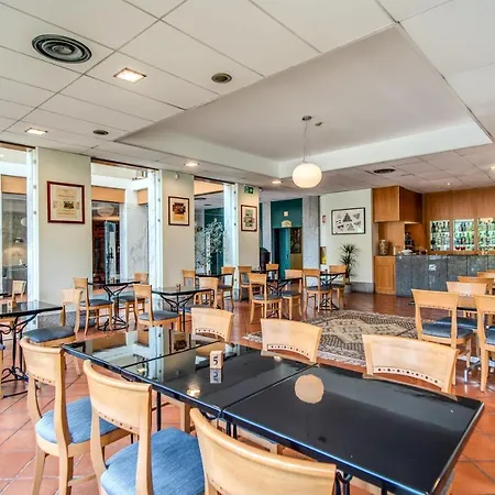 Della Rotonda 4* Саронно